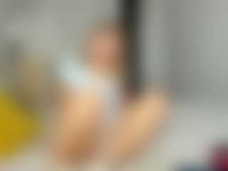 Kathrynn18's Live Sex Cam Show