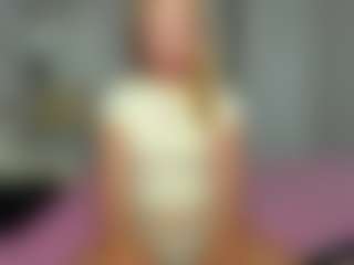 Kathrynn18's Live Sex Cam Show