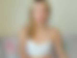 Kathrynn18's Live Sex Cam Show