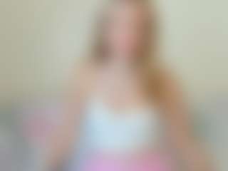 Live cam show with Kathrynn18 - Blonde Hair Petite on Camsoda
