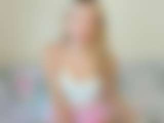 Kathrynn18's Live Sex Cam Show