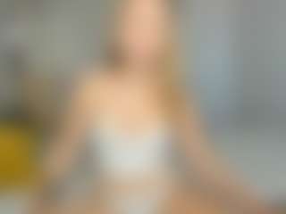 Kathrynn18's Live Sex Cam Show
