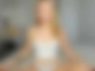 Live cam show with Kathrynn18 - Skinny on Stripli.com