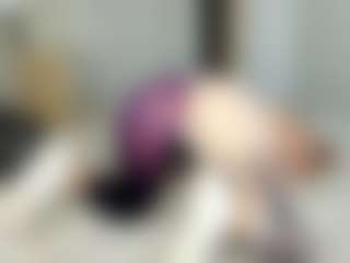 Live cam show with Kathrynn18 - Strip Teen (18+) on SmokeAndPoke