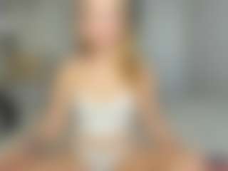 Kathrynn18's Live Sex Cam Show