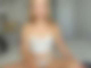 Kathrynn18's Live Sex Cam Show