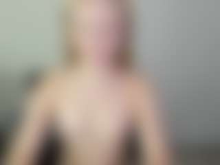 Kathrynn18's Live Sex Cam Show