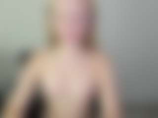 Kathrynn18's Live Sex Cam Show
