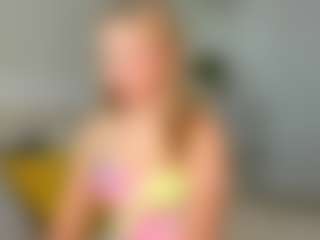 Live cam show with Kathrynn18 - Blonde Hair Petite on Camsoda