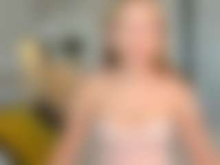 Kathrynn18's Live Sex Cam Show