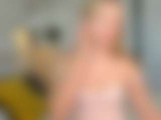 Live cam show with Kathrynn18 - Blonde Hair Petite on Camsoda