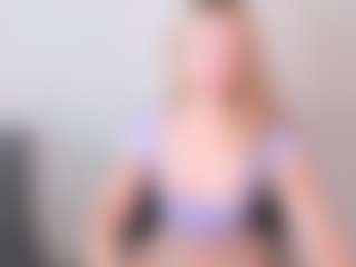 Live cam show with Kathrynn18 - Blonde Hair Petite on Camsoda