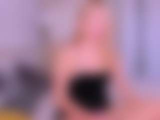 Kathrynn18's Live Sex Cam Show