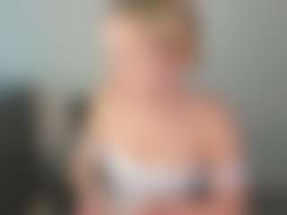 Kathrynn18's Live Sex Cam Show