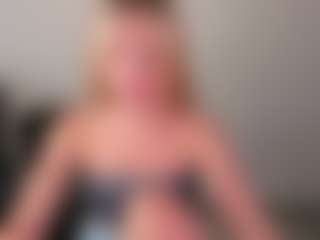 Kathrynn18's Live Sex Cam Show