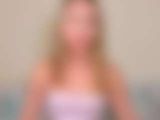 Kathrynn18's Live Sex Cam Show