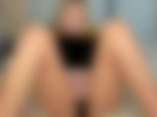 Kathrynn18's Live Sex Cam Show