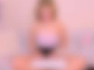 Kathrynn18's Live Sex Cam Show