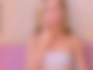 Live cam show with Kathrynn18 - Average on fuck-show.com