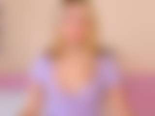 Live cam show with Kathrynn18 - Blonde Hair HD on makecum.org
