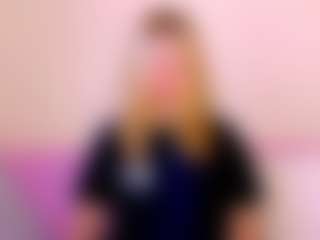 Live cam show with Kathrynn18 - Blonde Hair on friskycurves.com