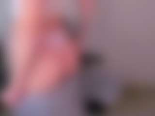 Kathrynn18's Live Sex Cam Show