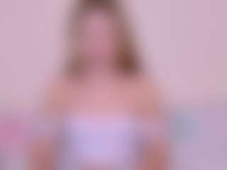 Live cam show with Kathrynn18 - Thin on Dare Cams