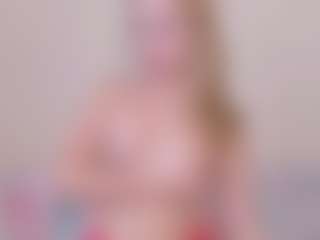 Kathrynn18's Live Sex Cam Show