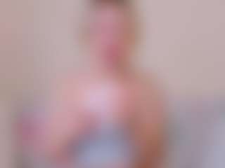 Kathrynn18's Live Sex Cam Show
