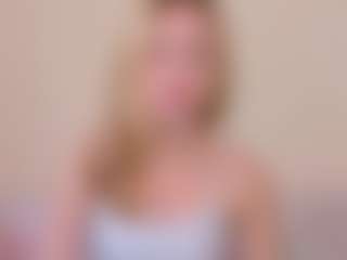 Kathrynn18's Live Sex Cam Show