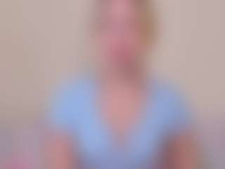 Kathrynn18's Live Sex Cam Show