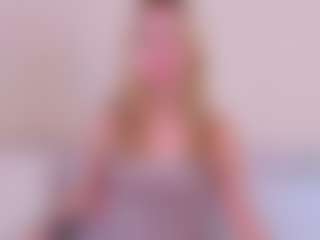 Kathrynn18's Live Sex Cam Show