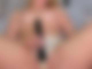 Kathrynn18's Live Sex Cam Show