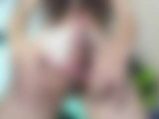 Chloeygreey's Live Sex Cam Show