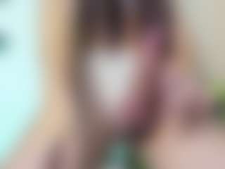 Live cam show with Chloeygreey - Average on Chatstar