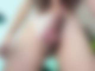 Live cam show with Chloeygreey - Brown Eyes on Camiplay Live