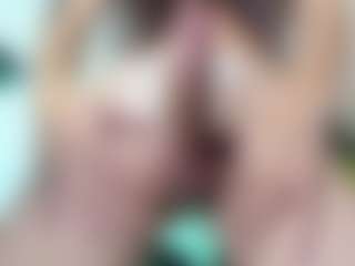 Live cam show with Chloeygreey - Brown Hair on Dolls Live