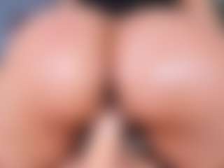 Live cam show with DulceAurora1 - MILF on instabang