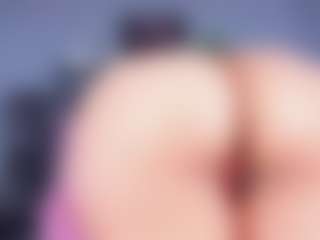 Live cam show with DulceAurora1 - Brown Hair MILF on StripNow