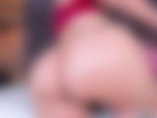 DulceAurora1 MILF webcam performer live streaming