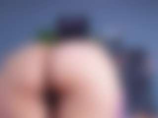 DulceAurora1 MILF webcam performer live streaming