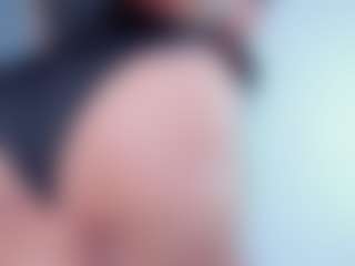 Live cam show with DulceAurora1 - Brown Hair MILF on Soda Cam