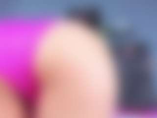 DulceAurora1 MILF webcam performer live streaming