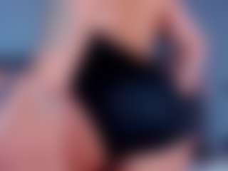 Modelka MILF DulceAurora1 nadaje na żywo