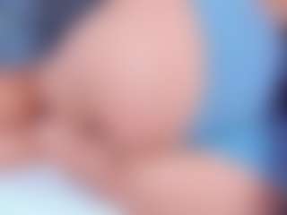 Performer in webcam MILF DulceAurora1 in streaming live