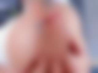 Live cam show with DulceAurora1 - Tease on Milfs Live