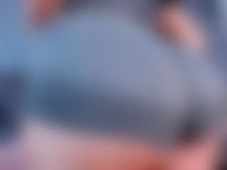 Live cam show with DulceAurora1 - Brown Eyes Brown Hair on CamwithHer