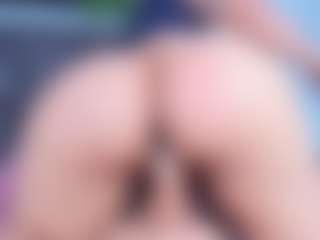 Live cam show with DulceAurora1 - Squirt MILF on Streamer API