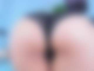 Live cam show with DulceAurora1 - Public MILF on Camsoda