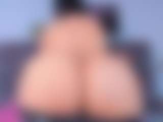 Show en direct avec DulceAurora1 - Public sur Camsoda